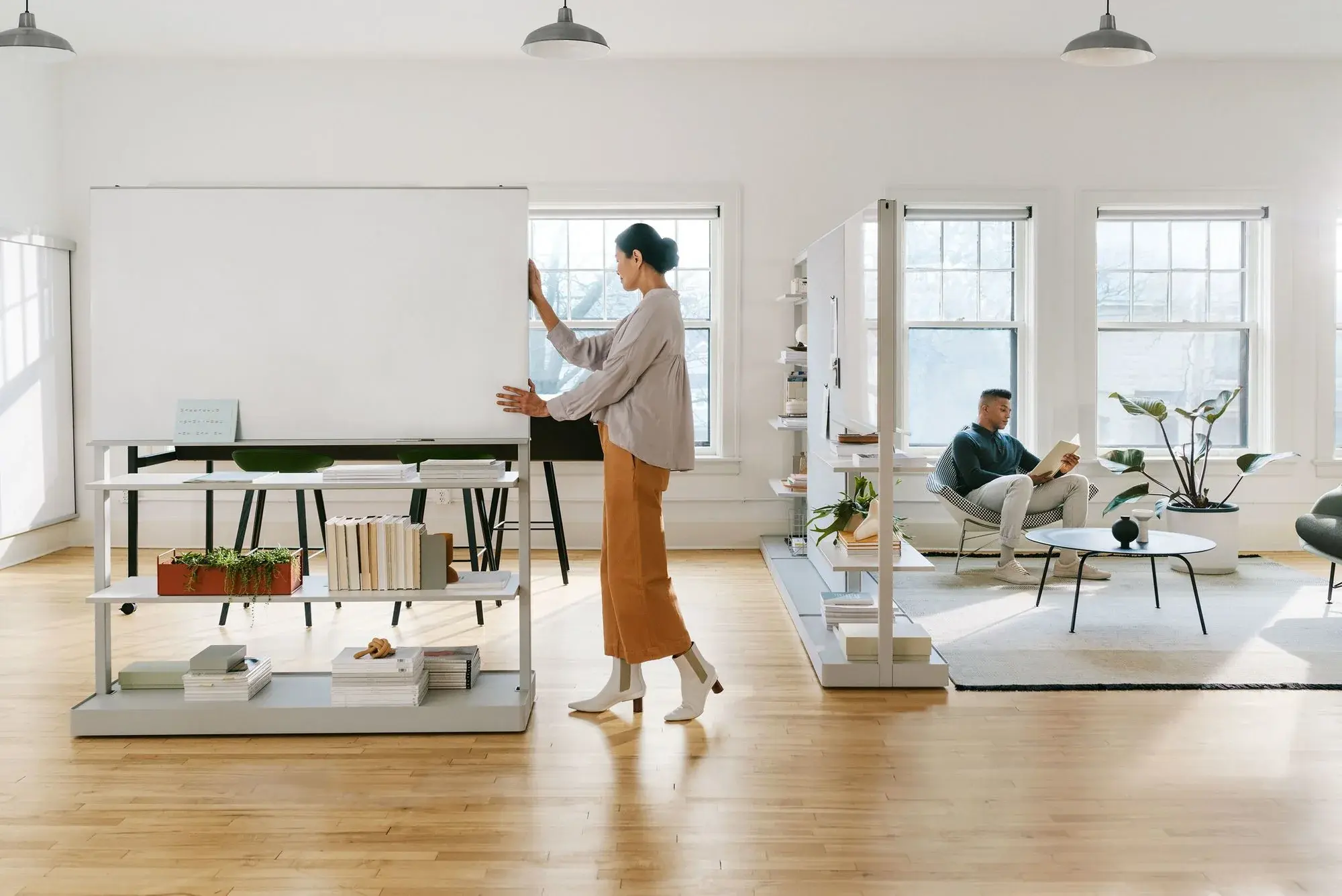 People adapting a flexible workplace setting